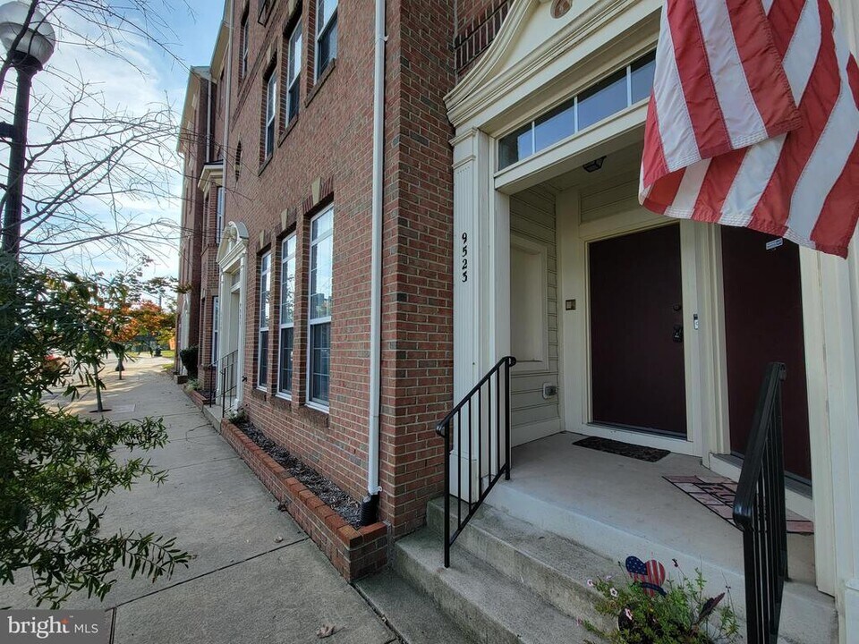 9523 Center St in Manassas, VA - Building Photo