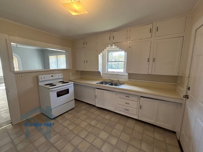 1006 Nelson Blvd in Linden, TX - Building Photo - Building Photo