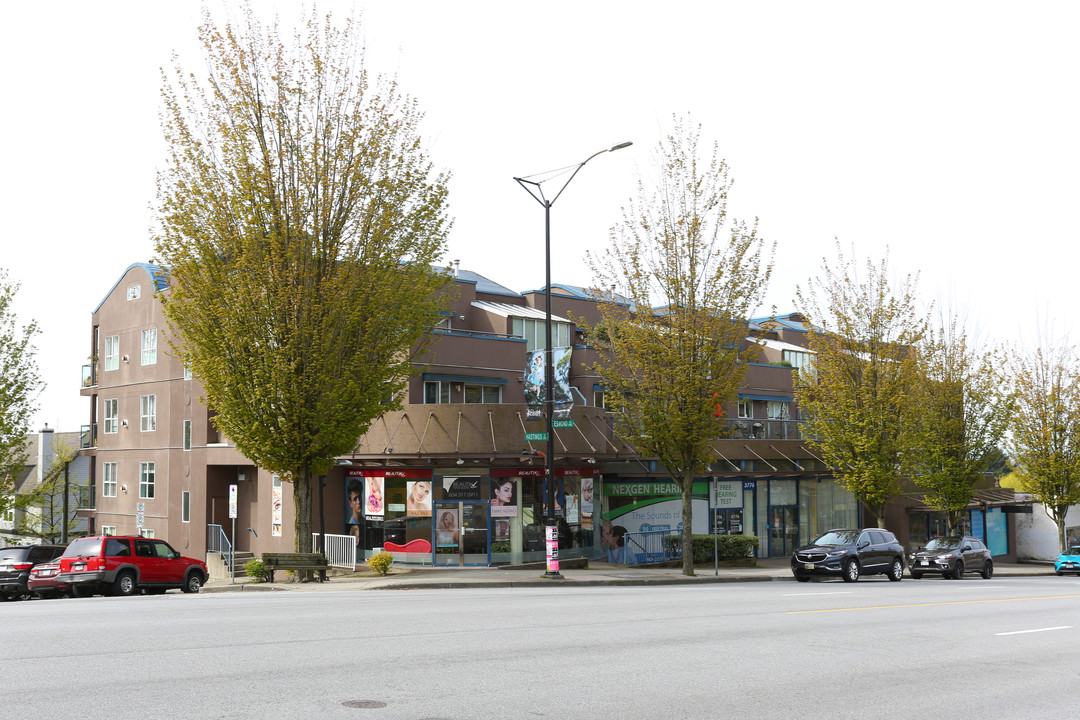 3764 Hastings St in Burnaby, BC - Building Photo