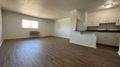 1324 N Wentz St in Guthrie, OK - Building Photo - Building Photo