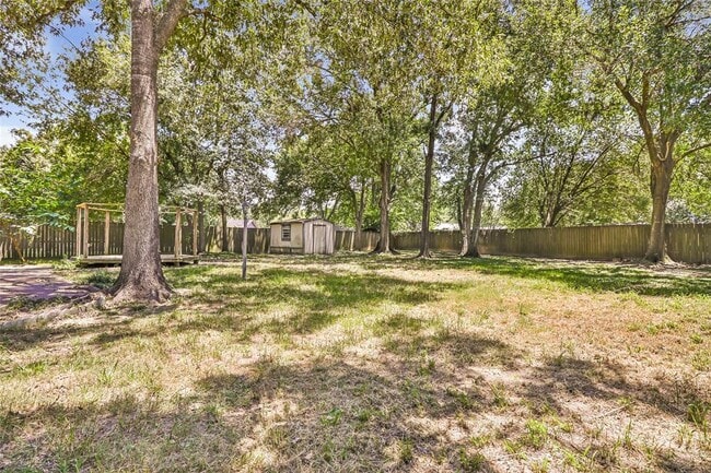 2414 Chanay Ln in Houston, TX - Building Photo - Building Photo