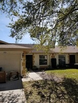 2021 Saginaw Ct in Oldsmar, FL - Building Photo