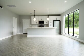 333 NW 41st St in Oakland Park, FL - Building Photo - Building Photo