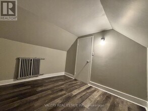 1091 Highland Ave in Windsor, ON - Foto de edificio - Building Photo