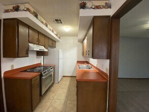 2115 W Oak Ave in Enid, OK - Building Photo - Building Photo