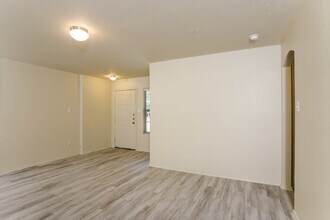 6126 Pow Wow Dr in San Antonio, TX - Building Photo - Building Photo