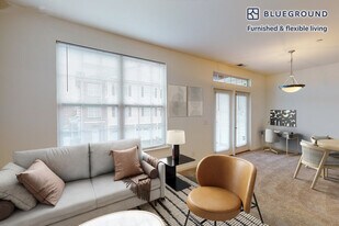 998 Stewart Ave in Garden City, NY - Building Photo