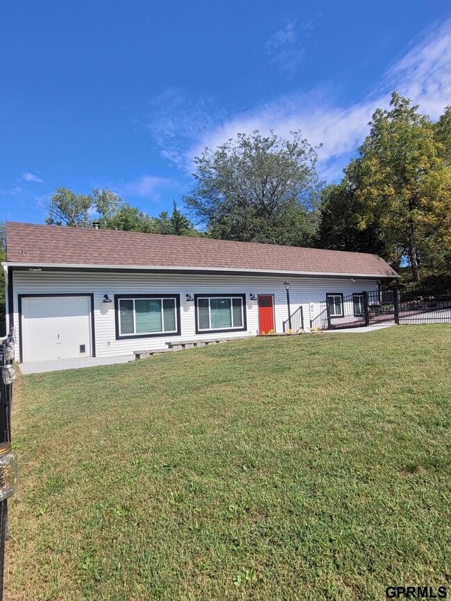 1202 Lake Ct in Plattsmouth, NE - Building Photo - Building Photo