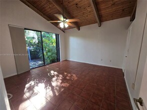 11205 SW 114th Ln Cir in Miami, FL - Building Photo - Building Photo