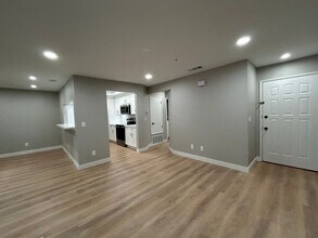 2575 Oak Rd in Walnut Creek, CA - Building Photo - Building Photo