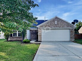 5452 Wood Hollow Dr in Indianapolis, IN - Building Photo