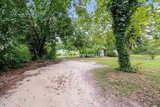 1525 Abbott Rd in Cayce, SC - Building Photo - Building Photo