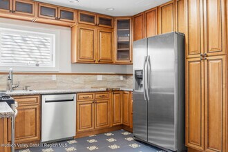 51 Gifford Ave in Poughkeepsie, NY - Building Photo - Building Photo