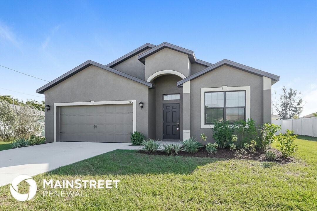 1107 SW 6th Ct in Cape Coral, FL - Building Photo