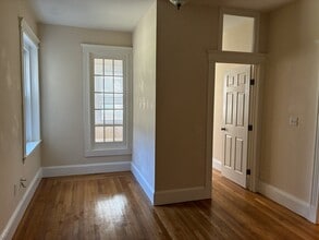 32 Park Vale Ave, Unit 3 in Boston, MA - Foto de edificio - Building Photo