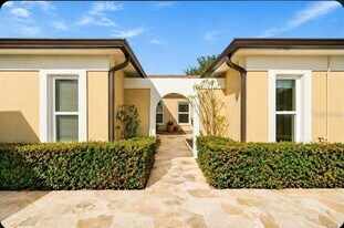 1203 Saxony Cir in Port Charlotte, FL - Building Photo