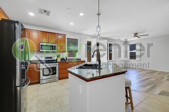 973 Courtyards Loop in Lincoln, CA - Foto de edificio - Building Photo