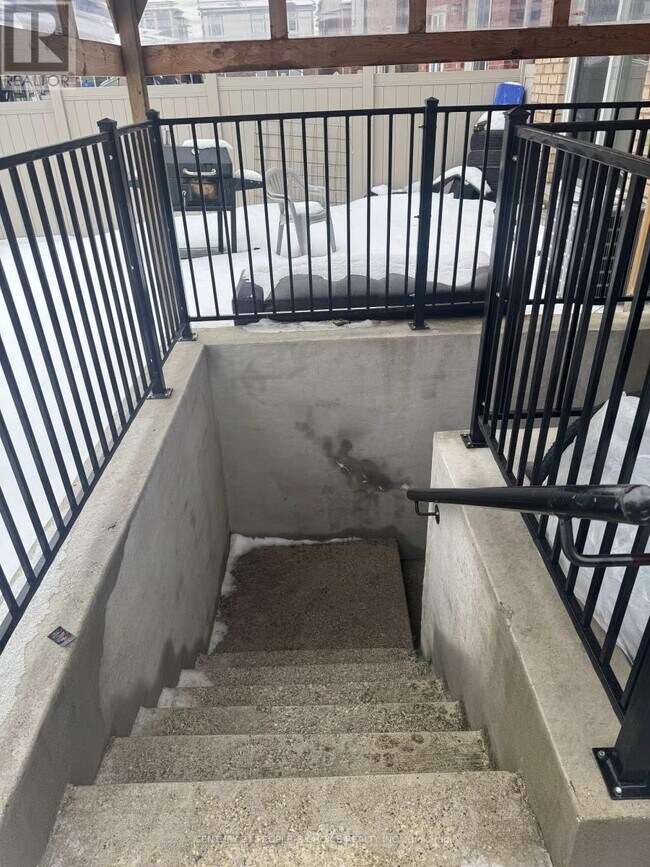 property at 9 Facet St