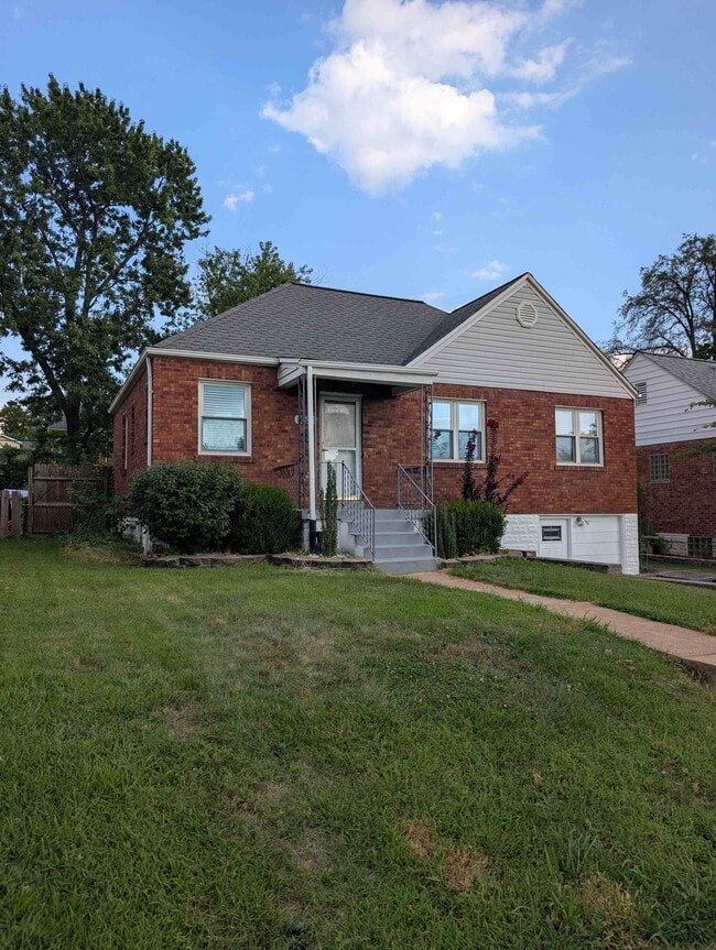8612 Neier Ln in Affton, MO - Building Photo - Building Photo
