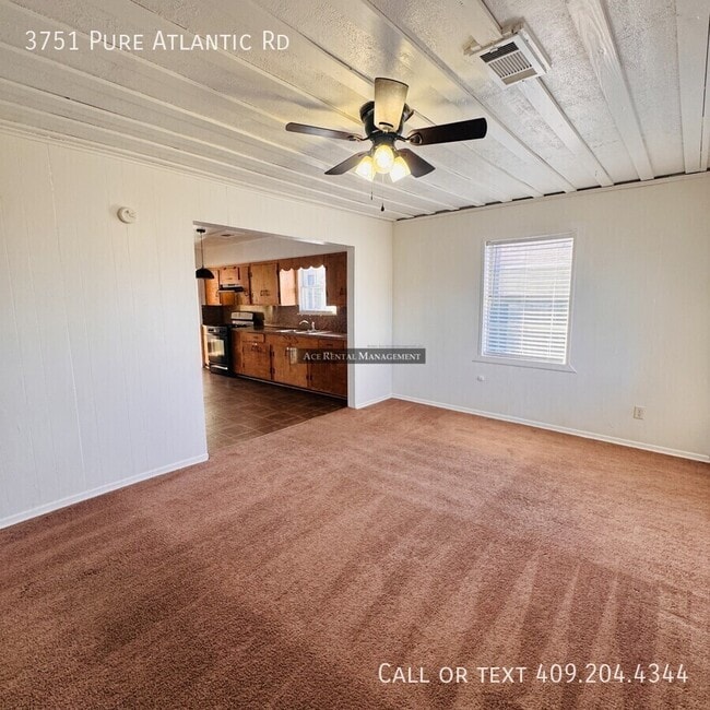 3751 Pure Atlantic Rd in Groves, TX - Building Photo - Building Photo