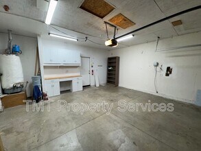 301 Brimfield Ct in Roseville, CA - Foto de edificio - Building Photo