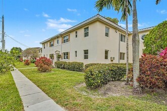 9160 NE 8th Ave in Miami Shores, FL - Foto de edificio - Building Photo