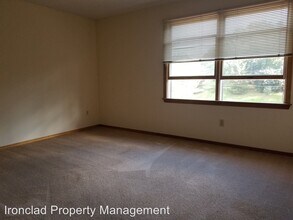 30 Stoneycrest Dr in Middletown, CT - Building Photo - Building Photo