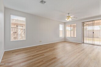 6211 W Wickieup Ln in Glendale, AZ - Building Photo - Building Photo