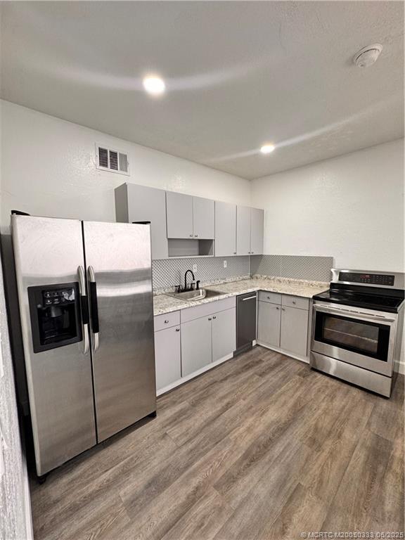 1144 NW 30th St in Miami, FL - Foto de edificio - Building Photo