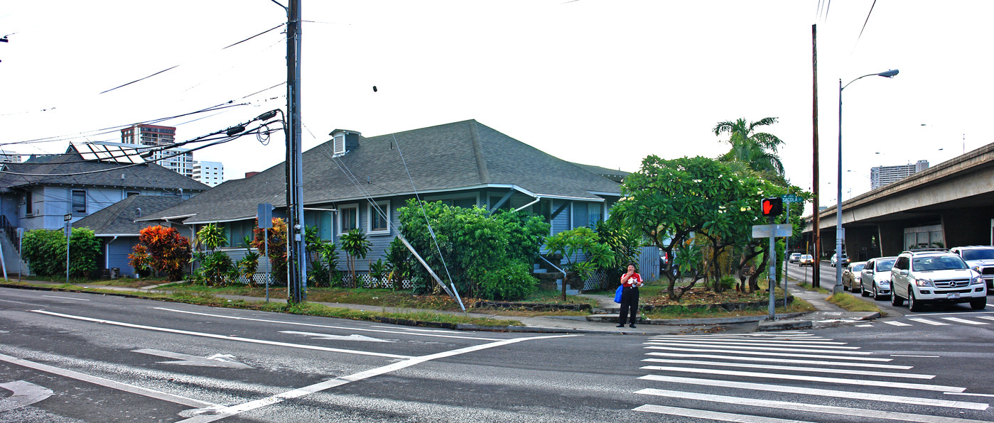 1407 Pensacola St in Honolulu, HI - Foto de edificio