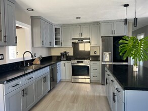 6382 Yale Cir in Huntington Beach, CA - Building Photo - Building Photo
