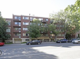 3165 Édouard-Montpetit Apartments