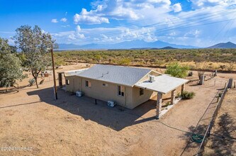3950 W Camino del Toro in Sahuarita, AZ - Foto de edificio - Building Photo