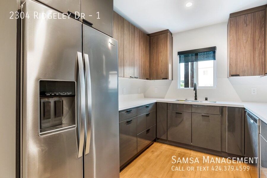 2304 Ridgeley Dr in Los Angeles, CA - Building Photo