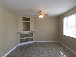 319 Brilliant Summit Cir in Henderson, NV - Building Photo - Building Photo
