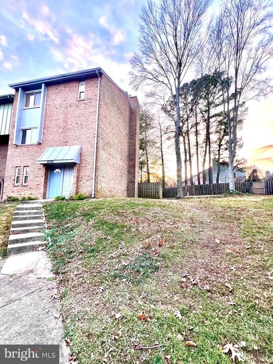 12766 Gazebo Ct in Woodbridge, VA - Building Photo