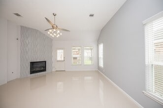 3019 Lake Dr in Katy, TX - Building Photo - Building Photo