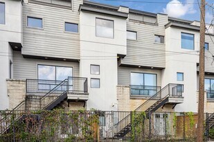 4721 Caroline St in Houston, TX - Building Photo