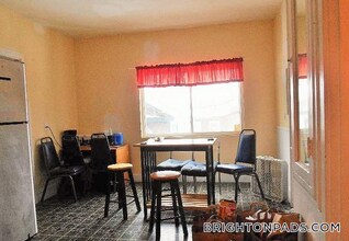 40 Orchard Rd in Brookline, MA - Building Photo - Building Photo