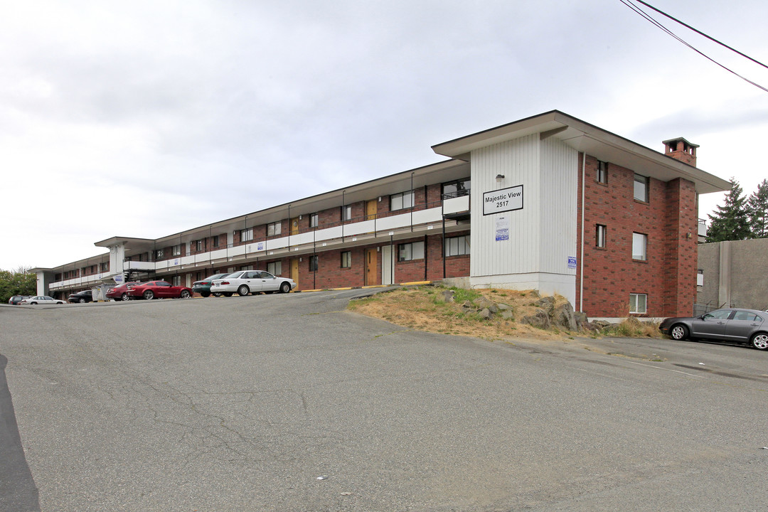 Majestic View Apartments in Everett, WA - Building Photo