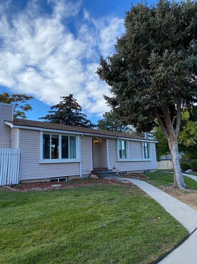 property at 3018 W Shadow Park Dr