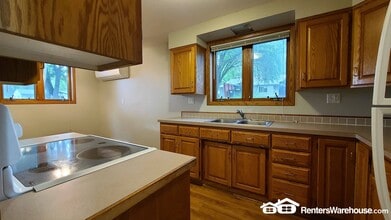 309 N Park St in Roberts, WI - Building Photo - Building Photo