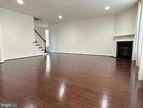 24887 Coventry Grove Ct in Chantilly, VA - Building Photo - Building Photo