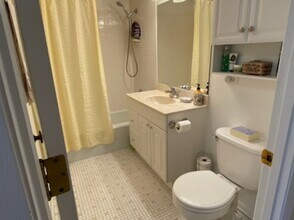 1019 N Boxwood Dr in Mount Prospect, IL - Building Photo - Building Photo