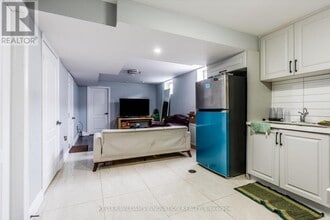 643 Doon S Dr in Kitchener, ON - Building Photo - Building Photo