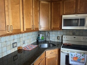 239 Curtin Ave in West Islip, NY - Building Photo - Building Photo