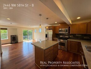 2446 NW 58th St in Seattle, WA - Building Photo - Building Photo