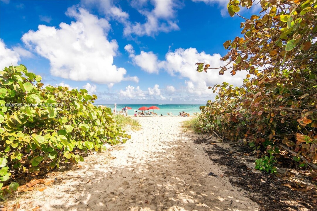 9201 Collins Ave in Surfside, FL - Building Photo