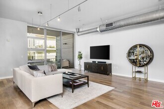 4080 Glencoe Ave in Marina Del Rey, CA - Building Photo - Building Photo