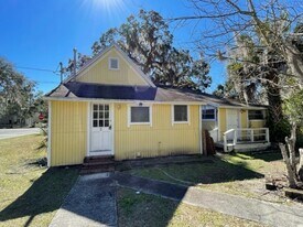 734 NE 3rd Ave in Gainesville, FL - Building Photo